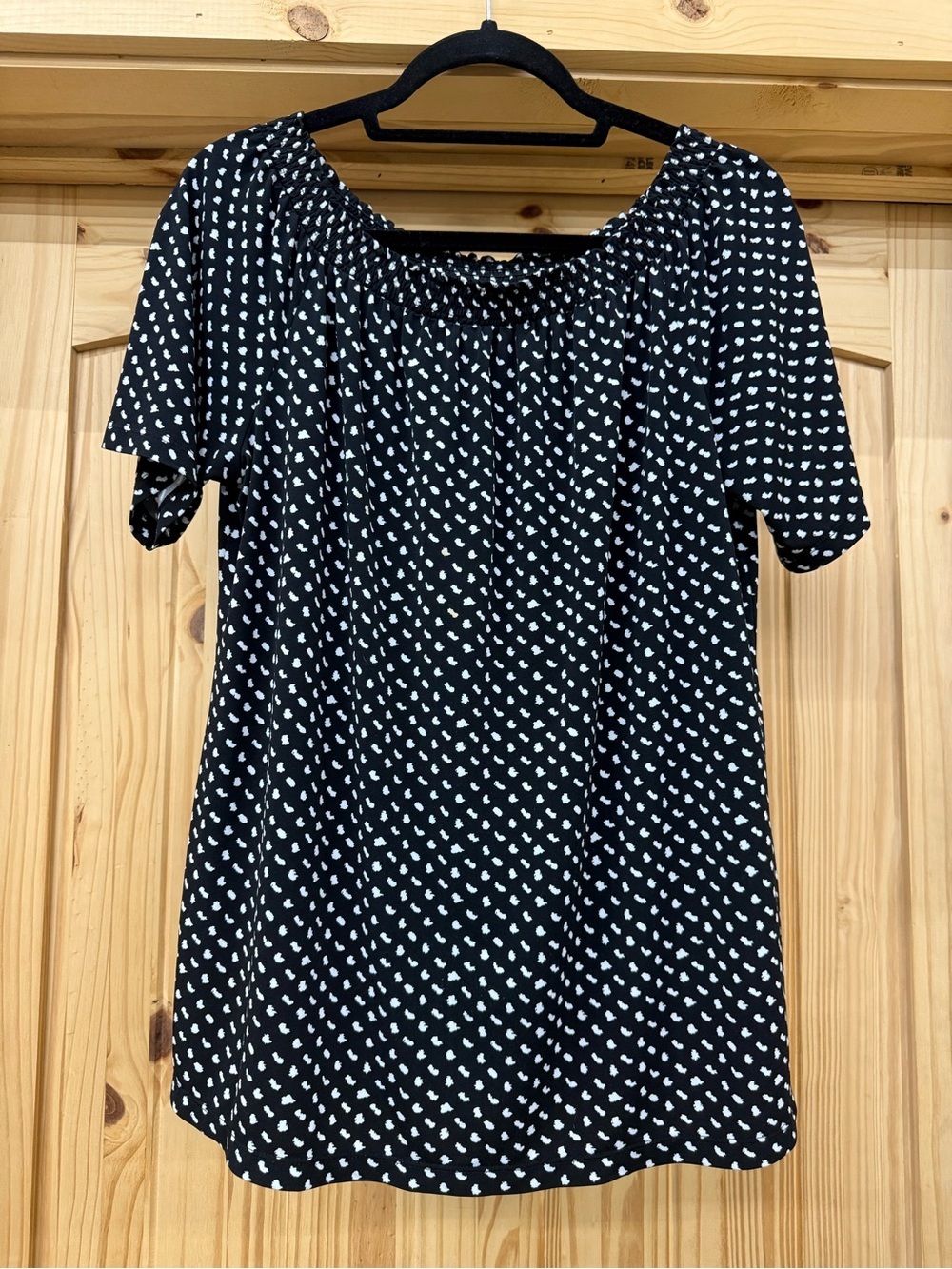 Black Short Sleeve Top with White Dot‎ Print